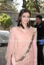 Celebmasti Sonam Kapoor on Indian idol promoting Delhi 6  1